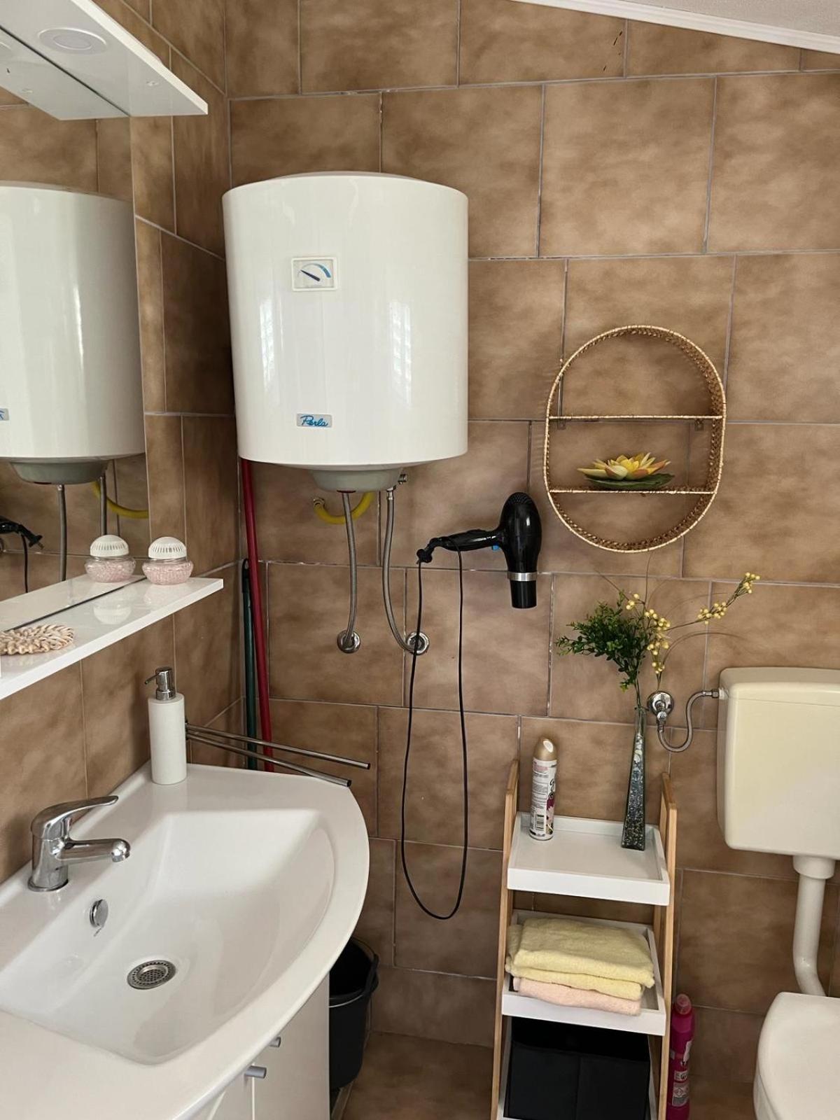Apartmani Fijan Pag Town Kültér fotó